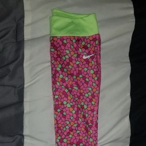 NWOT kids size 6 Nike pro leggings
